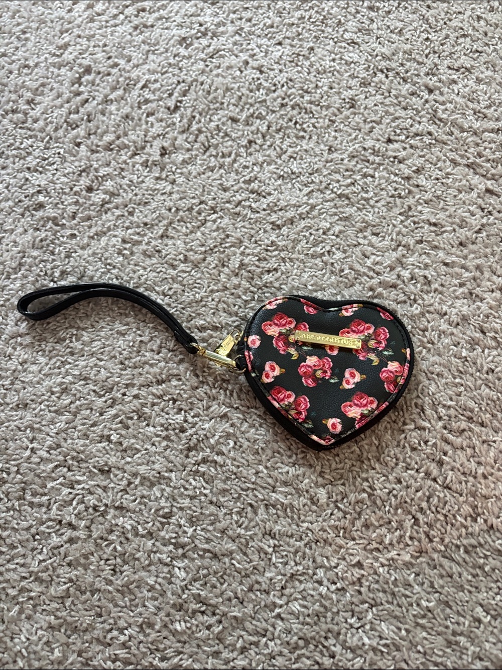 Juicy Couture Black Heart Wristlet Card Holder with Pink Rose Print